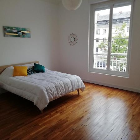 Appartement 1-6 Pers Situe Entre Les Ponts Сомюр Екстериор снимка