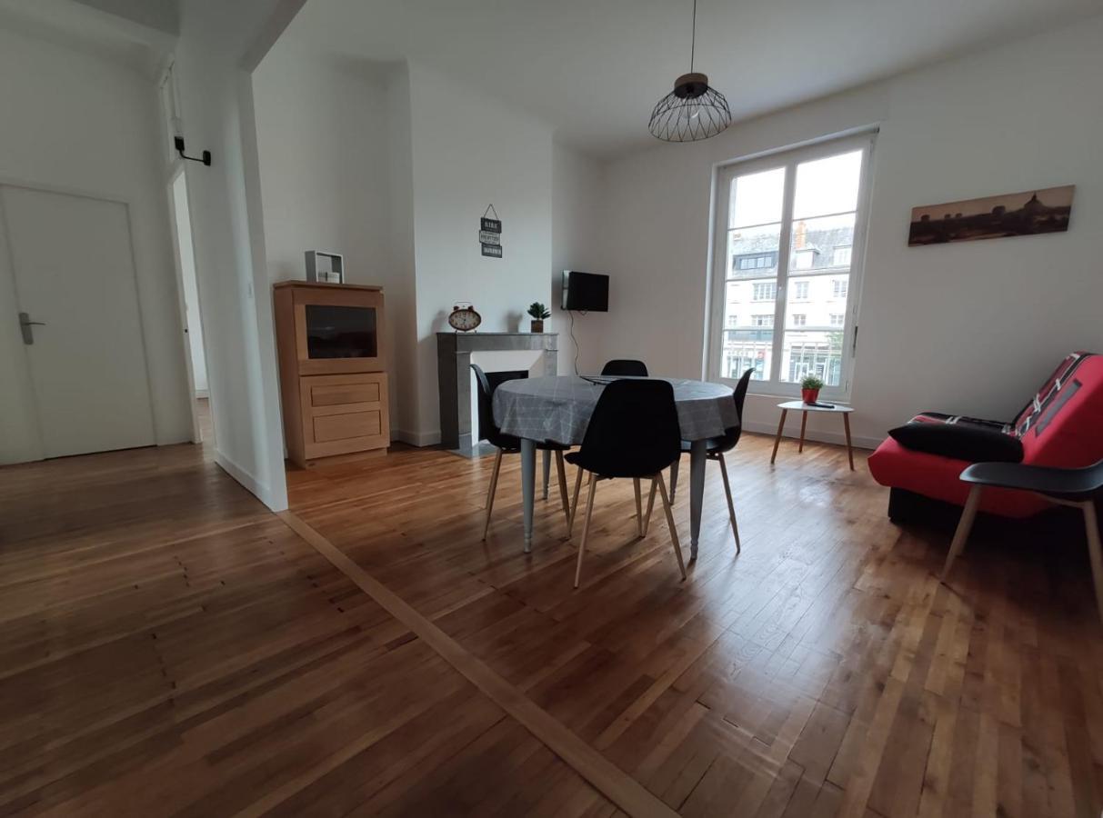 Appartement 1-6 Pers Situe Entre Les Ponts Сомюр Екстериор снимка